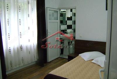 Spațiu comercial, de 280 mp, în Central - 8
