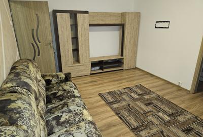 Apartament cu 3 camere semidecomandat în Nord - 1