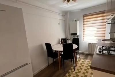 Apartament cu 3 camere decomandat în Piața Nouă - 2