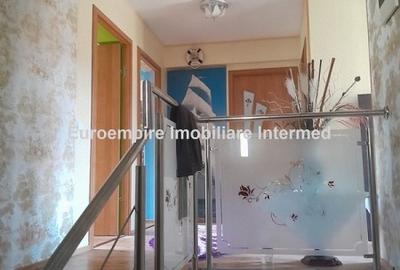Vilă de vânzare cu 5 camere, regim de înălțime P+1 zona - 8