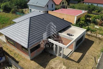 Casa individuala cu 4 camere si teren de 670 mp, Parta,  comision 0 - 7