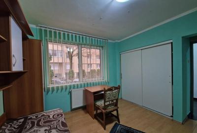 Apartament cu 4 camere decomandat în Traian - 11