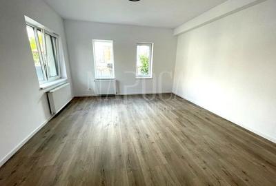 Casă individuală cu 9 camere cu Canalizare în Între Lacuri - 2