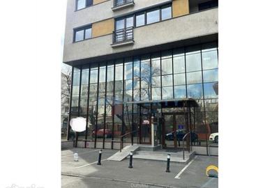 Spațiu comercial, de 50 mp, în Titan