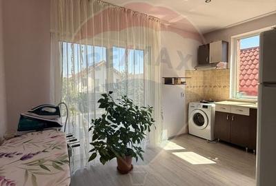 Casa / Vila cu 9 camere de vanzare in zona 1 Mai - 21