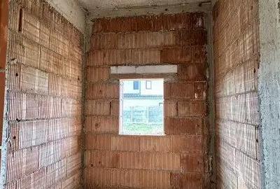 Casă cu 4 camere cu Teren 372 Mp în Sânandrei