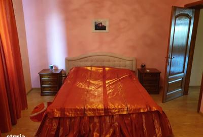 Casă cu 10 camere cu Teren 700 Mp în Obor - 5