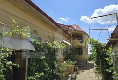 Casă cu 3 camere cu Teren 624 Mp în Central - 1