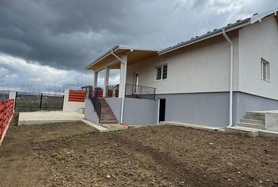 Casă cu 4 camere cu Teren 500 Mp în Podu Roș - 4