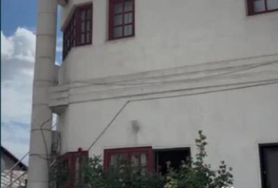 Casă cu 8 camere cu Teren 1476 Mp în Central - 6