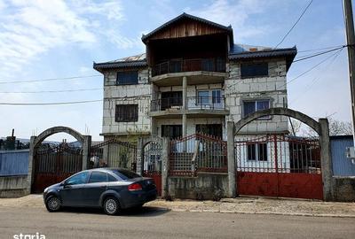 Casă cu Teren 1250 Mp în Central - 3