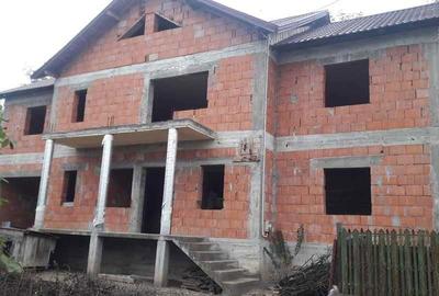 Casă cu 4 camere în Cioboți - 3