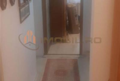 Apartament cu 4 camere decomandat în Alexandru cel Bun - 8