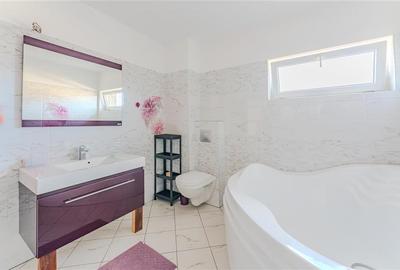 Hotel/Pensiune, de 480 mp, în Tractorul - 7