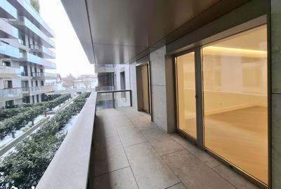 Apartament cu 3 camere în Est