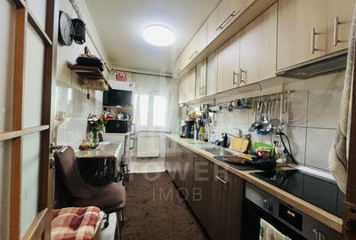 Apartament cu 3 camere în Vasile Aaron - 1
