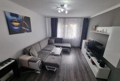 Faleza nord reyna-apartament 3 camere decomandat cu vedere la mare