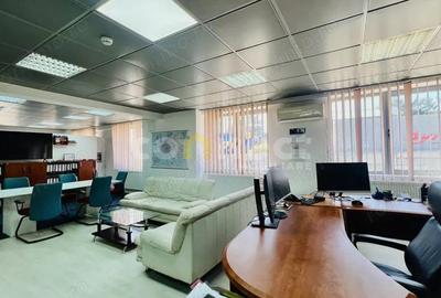 Spațiu comercial, de 240 mp, în Luna - 15