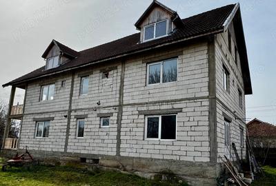 Casă cu 6 camere cu Teren 1022 Mp în Fărcădin - 8