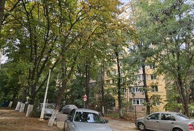 Proprietar vand apartament 3 camere, 6 10, Aleea Otesani, sector 2, Bucuresti - 2