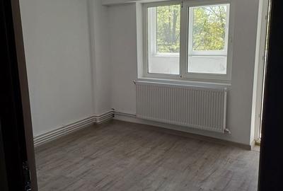 Apartament cu 2 camere decomandat în Central - 1