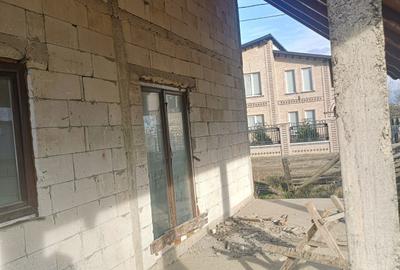 Casă cu 4 camere în Central - 1