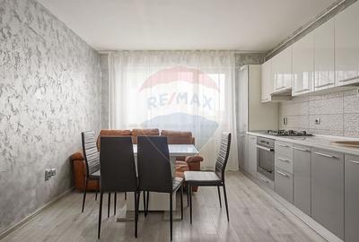 Apartament cu 3 camere semidecomandat, mobilat în Tractorul