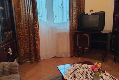 Apartament cu 3 camere decomandat în Central - 1