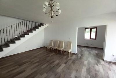Duplex cu 4 camere în Strejnicu