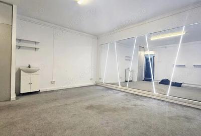 Spațiu comercial, de 62 mp, în Plopilor - 9