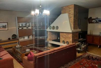 Casă cu Teren 1500 Mp în Central