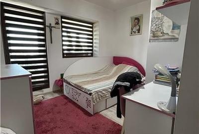 Apartament 3 camere, 2 bai, vedere trilaterala extraordiana, zona Trezorerie - G - 22
