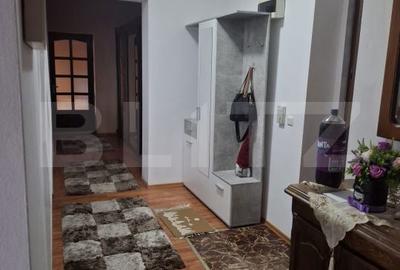 Apartament cu 3 camere decomandat în Petros - 2