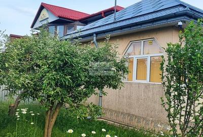 Casă cu 3 camere cu Teren 4388 Mp în Țifești - 1