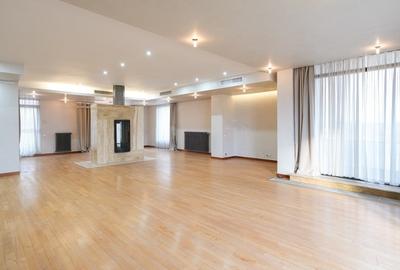 Apartament cu 4 camere decomandat în Dorobanți