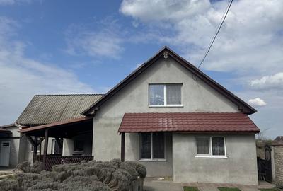 Casă cu 4 camere în Sânpetru German - 1