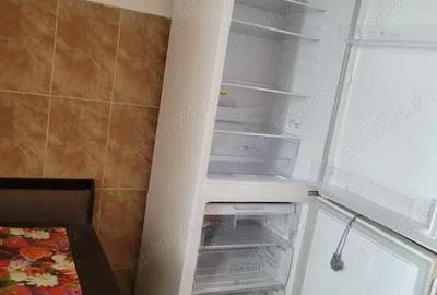 Apartament cu 2 camere decomandat în Roman - 3