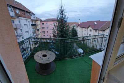 Apartament cu 3 camere decomandat în Valea Aurie - 1
