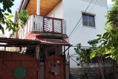 Casă cu 4 camere decomandat în Central - 7