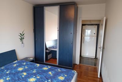 Apartament cu 2 camere decomandat în Pajura