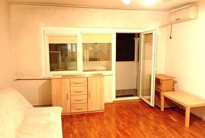 Garsonieră decomandată în Decebal - 2