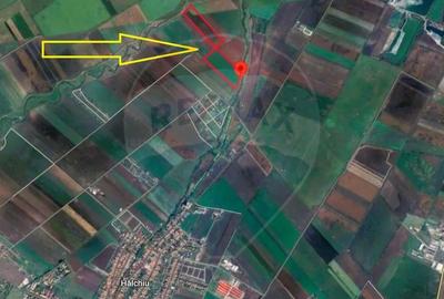Teren de 80000 mp, în Hălchiu
