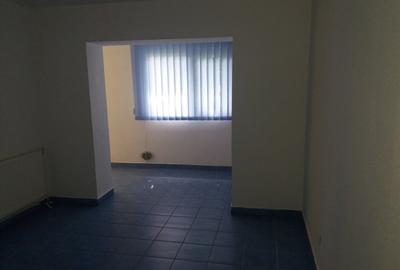 Apartament 3 camere la parter str.Octav Onicescu - 2