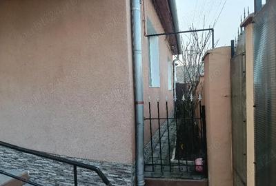 Casă cu 2 camere cu Teren 300 Mp în Central - 1