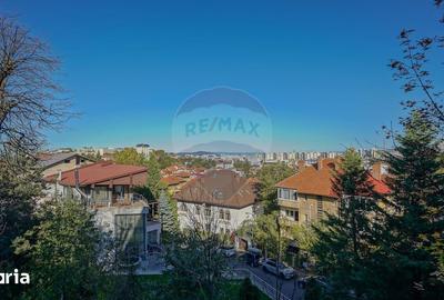 Apartament cu 2 camere semidecomandat, mobilat în Centrul Istoric