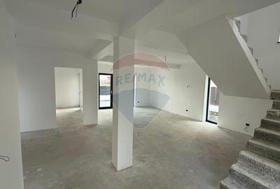 Casă individuală cu 4 camere cu Teren 330 Mp în Obor - 4
