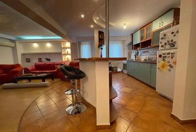 Apartament cu 3 camere decomandat în Central - 1