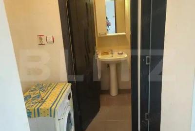 Apartament de vanzare, cu 2 camere, 33 mp, zona Piata 1 Mai - 5