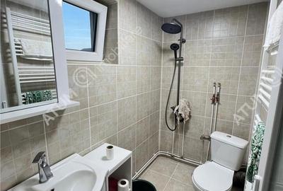 Casă cu 5 camere decomandat cu Canalizare în Central - 4