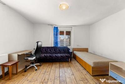 Casă cu 5 camere cu Teren 1620 Mp în Central - 1